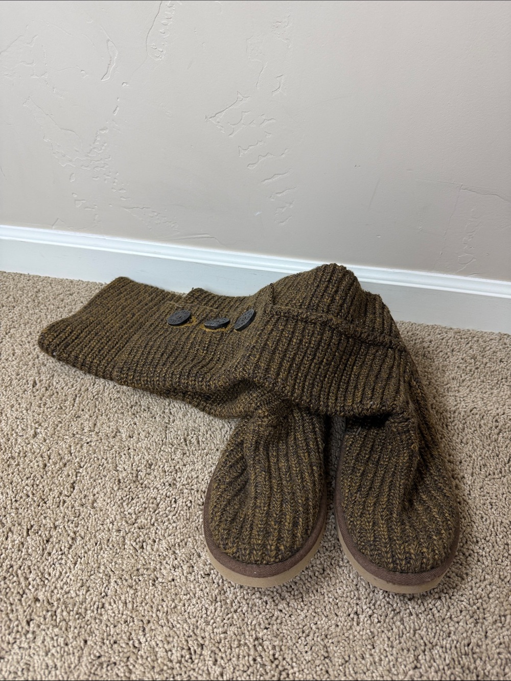 UGG | Brown Knit Button Winter Boots | 8